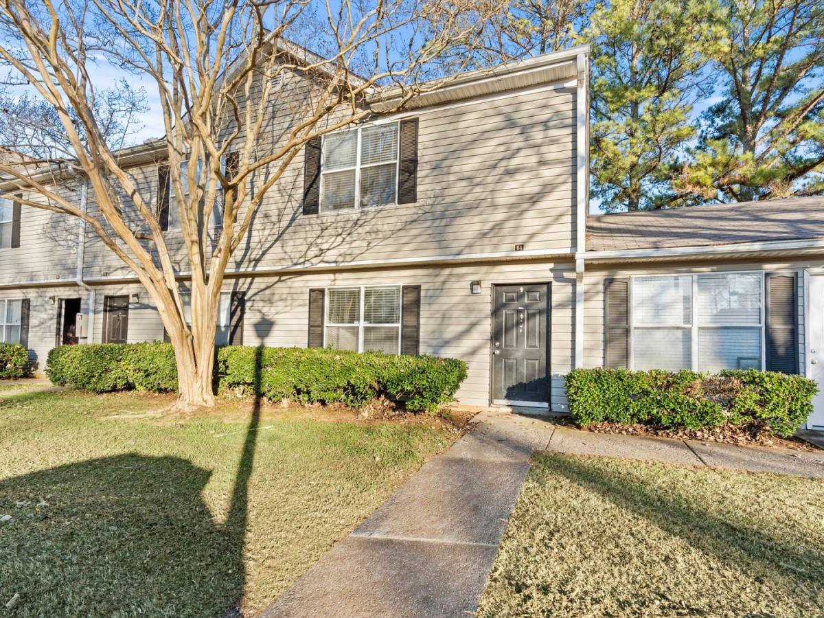 Townhouse for rent at 5025 Blue Spring Rd NW, Huntsville, AL 35810