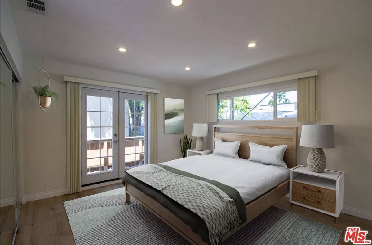 Townhouse for rent at 1127-11355 N Vista St, Los Angeles, CA 90046