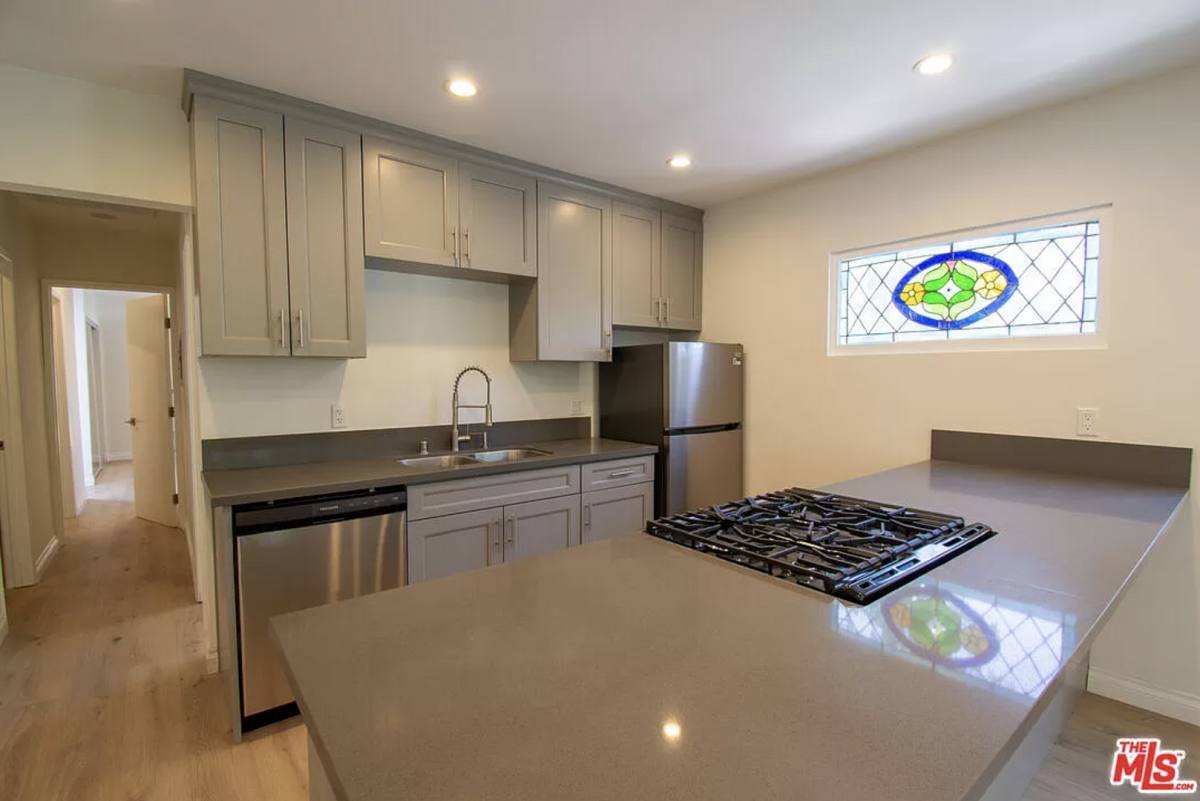 Townhouse for rent at 1127-11355 N Vista St, Los Angeles, CA 90046