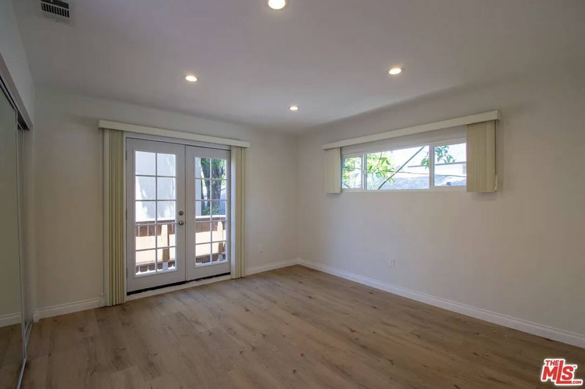 Townhouse for rent at 1127-11355 N Vista St, Los Angeles, CA 90046