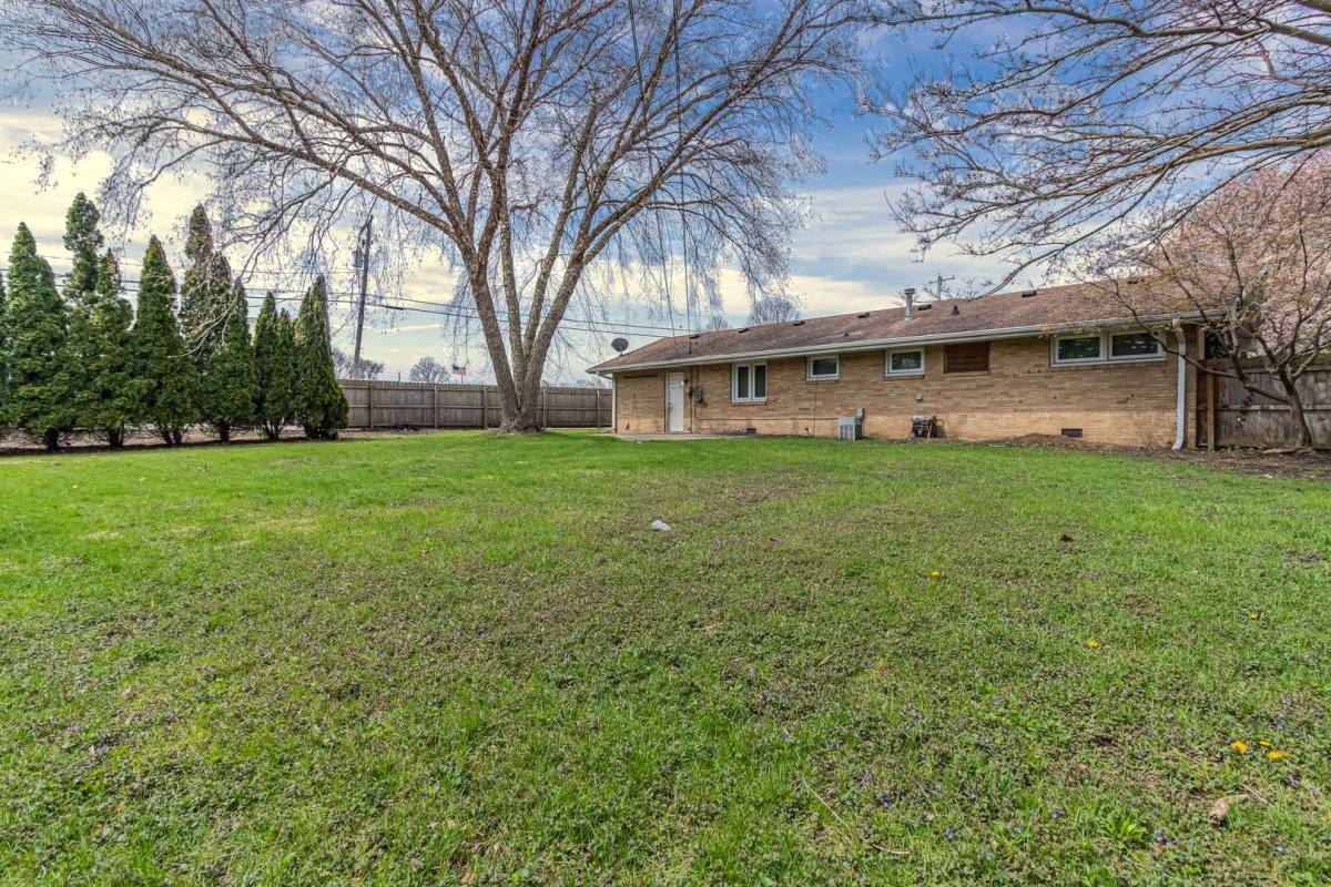 House for rent at 2106 Campbell Dr, Champaign, IL 61821
