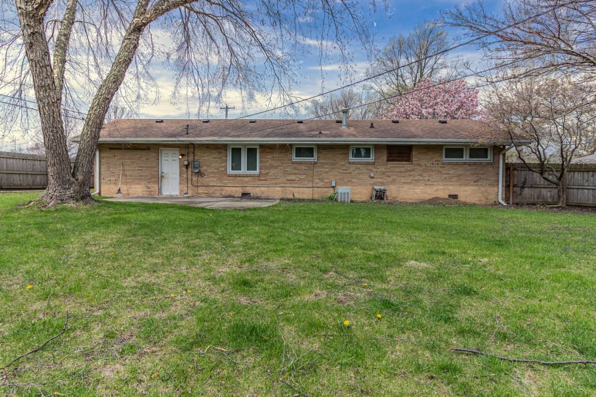 House for rent at 2106 Campbell Dr, Champaign, IL 61821