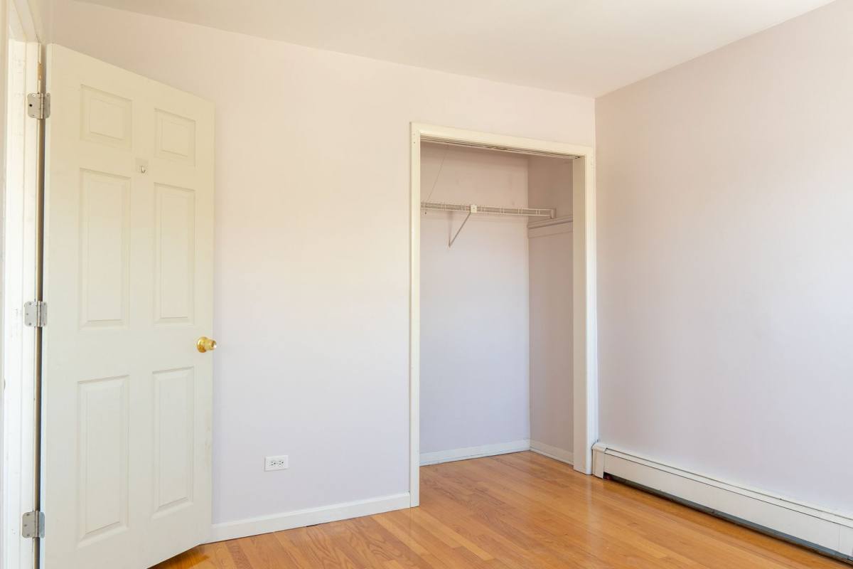 Apartment for rent at 16W780 57th St, Clarendon Hills, IL 60514