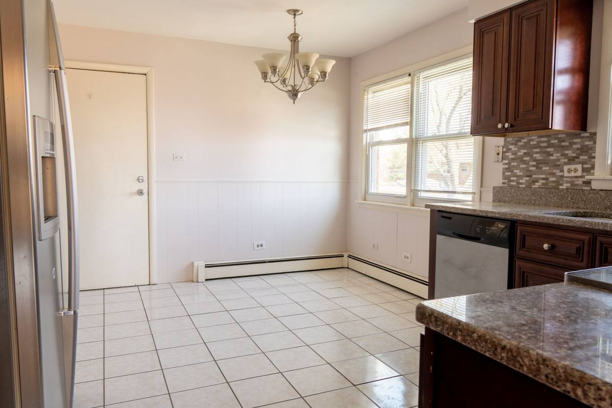 Apartment for rent at 16W780 57th St, Clarendon Hills, IL 60514