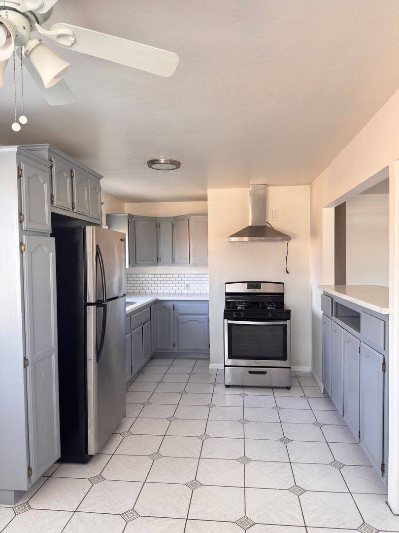 Apartment for rent at 1060 McFarland Ave, Wilmington, CA 90744