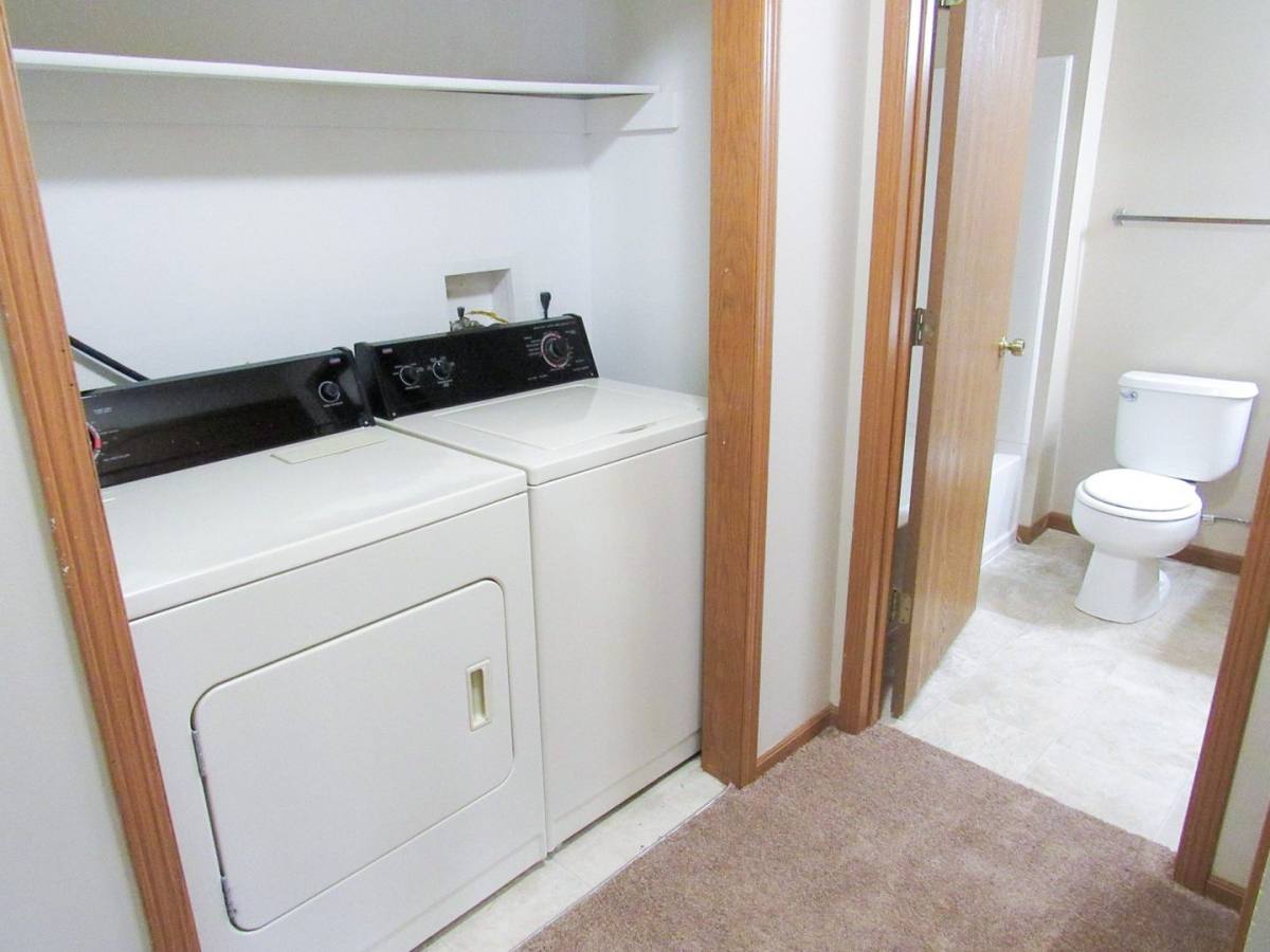 Apartment for rent at 1106 Grenoble Dr, Bellevue, NE 68123