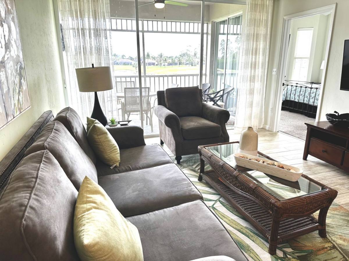Apartment for rent at 7895 Mahogany Run Lane, Naples, FL 34113