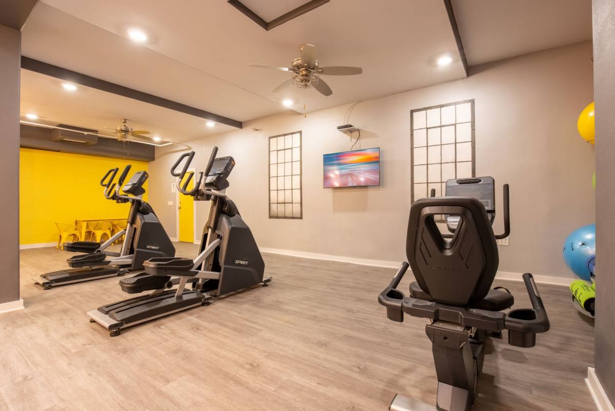Apartment for rent at 729 S Union Ave, Los Angeles, CA 90017