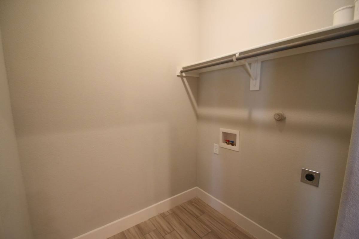Apartment for rent at 8037-8039 Arbor Ave, Fort Worth, TX 76116