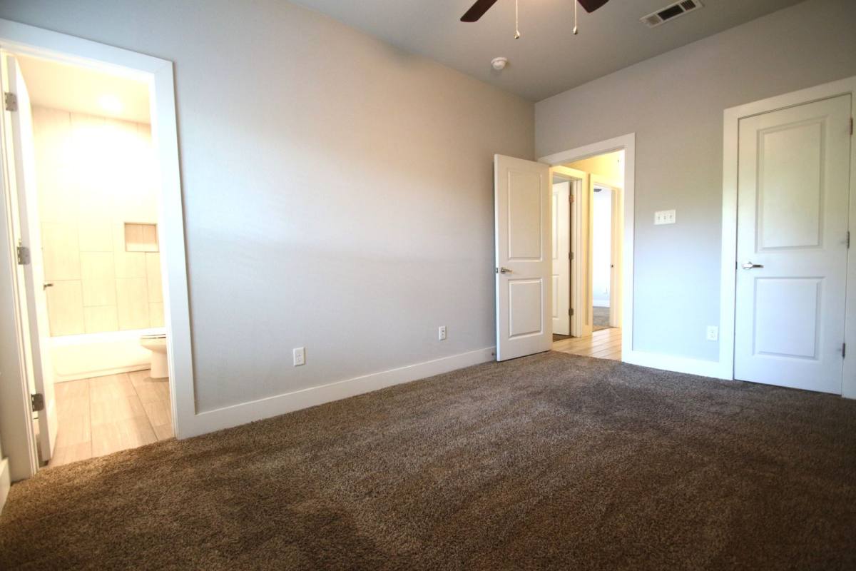 Apartment for rent at 8037-8039 Arbor Ave, Fort Worth, TX 76116