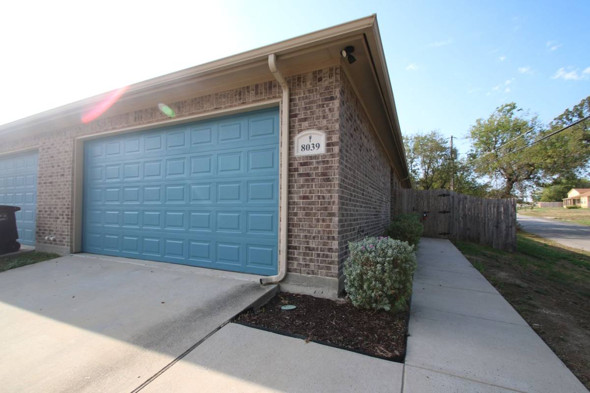Apartment for rent at 8037-8039 Arbor Ave, Fort Worth, TX 76116