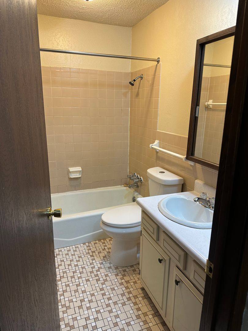 Apartment for rent at 525 6th Ave N, Saint Cloud, MN 56303