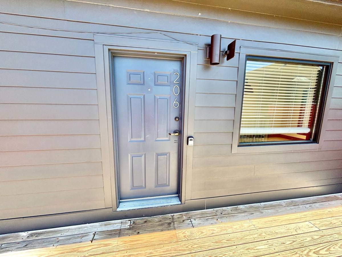 Apartment for rent at 2510 Portland Ave, Louisville, KY 40212