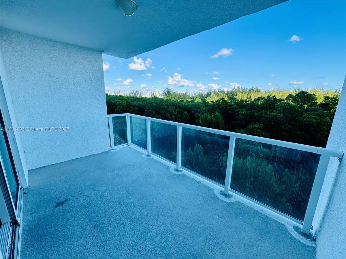 Apartment for rent at 14951 Royal Oaks Lane #405, Miami, FL 33181
