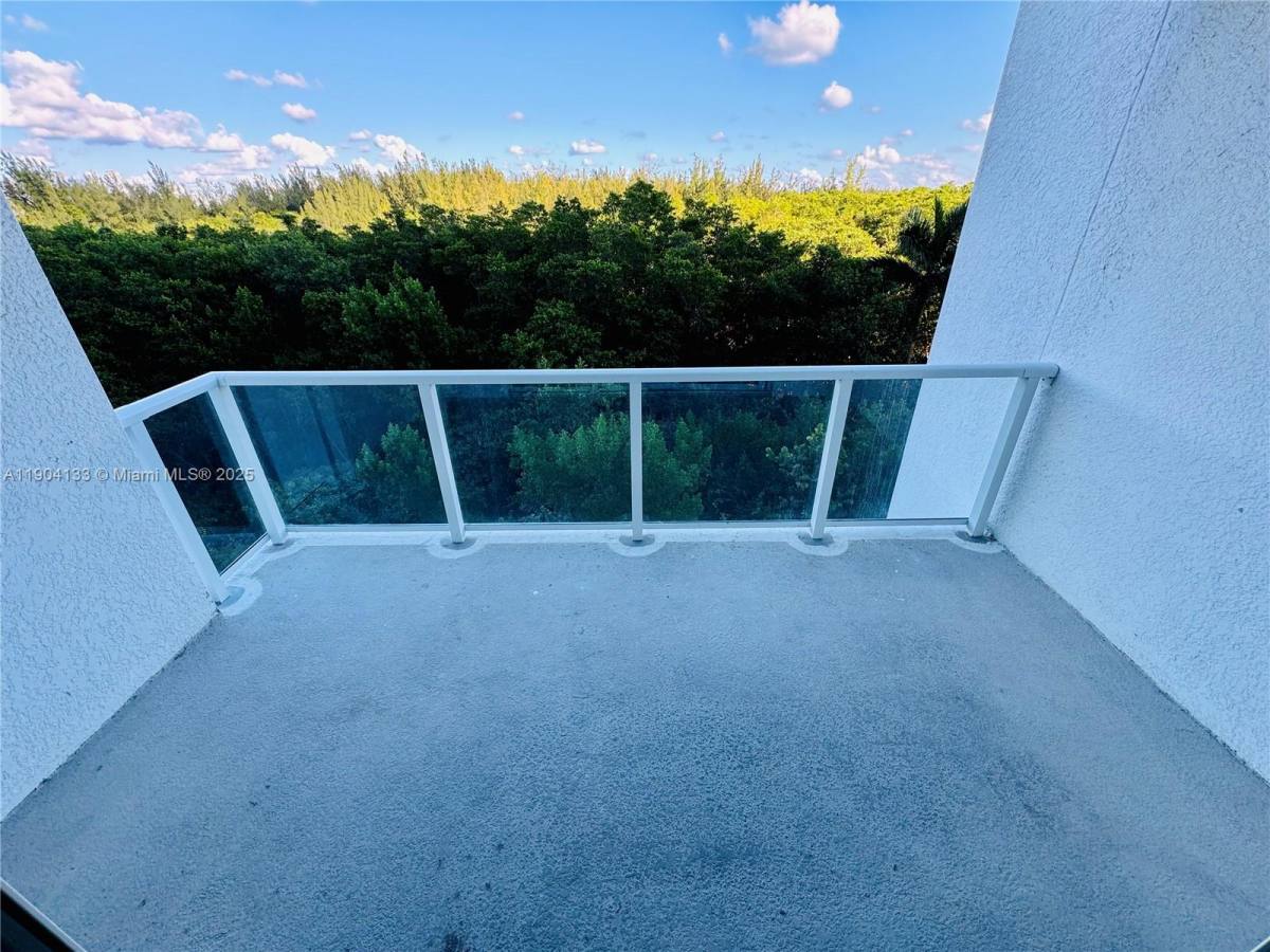 Apartment for rent at 14951 Royal Oaks Lane #405, Miami, FL 33181