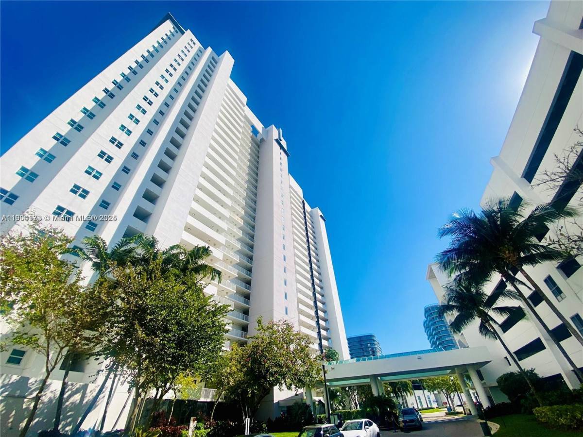 Apartment for rent at 14951 Royal Oaks Lane #405, Miami, FL 33181