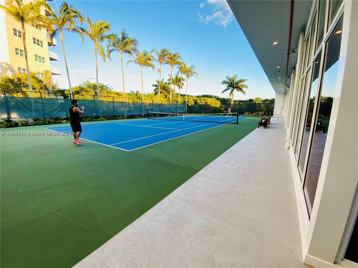 Apartment for rent at 14951 Royal Oaks Lane #405, Miami, FL 33181