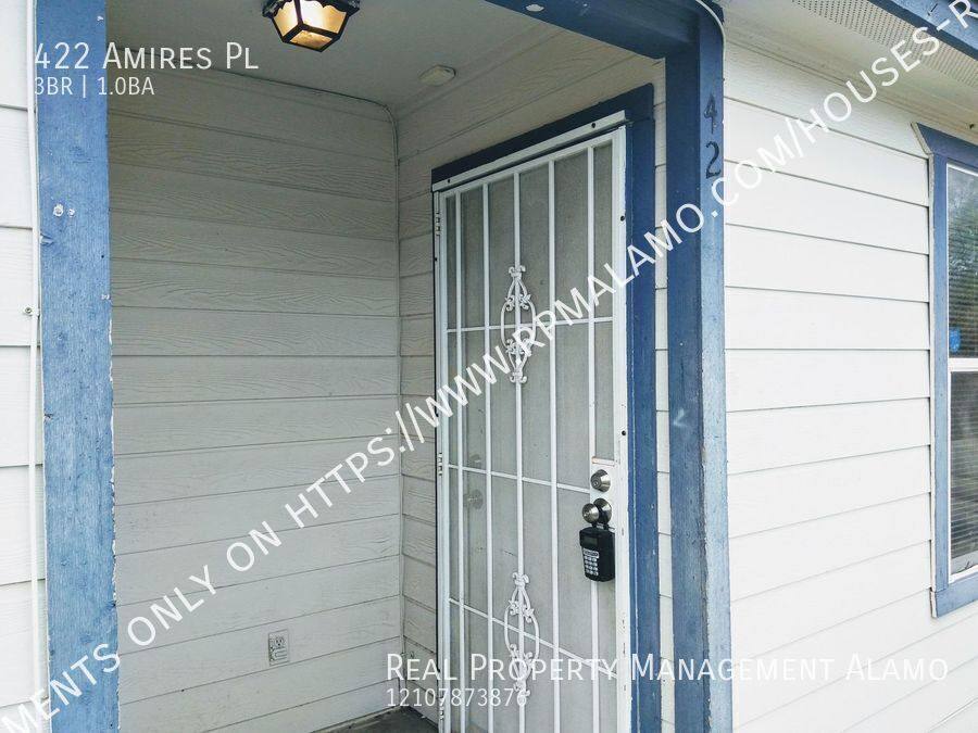 House for rent at 422 Amires Place, San Antonio, TX 78237