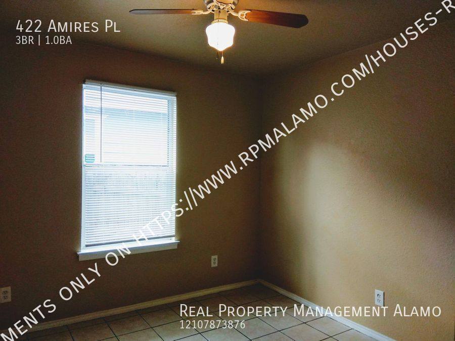 House for rent at 422 Amires Place, San Antonio, TX 78237