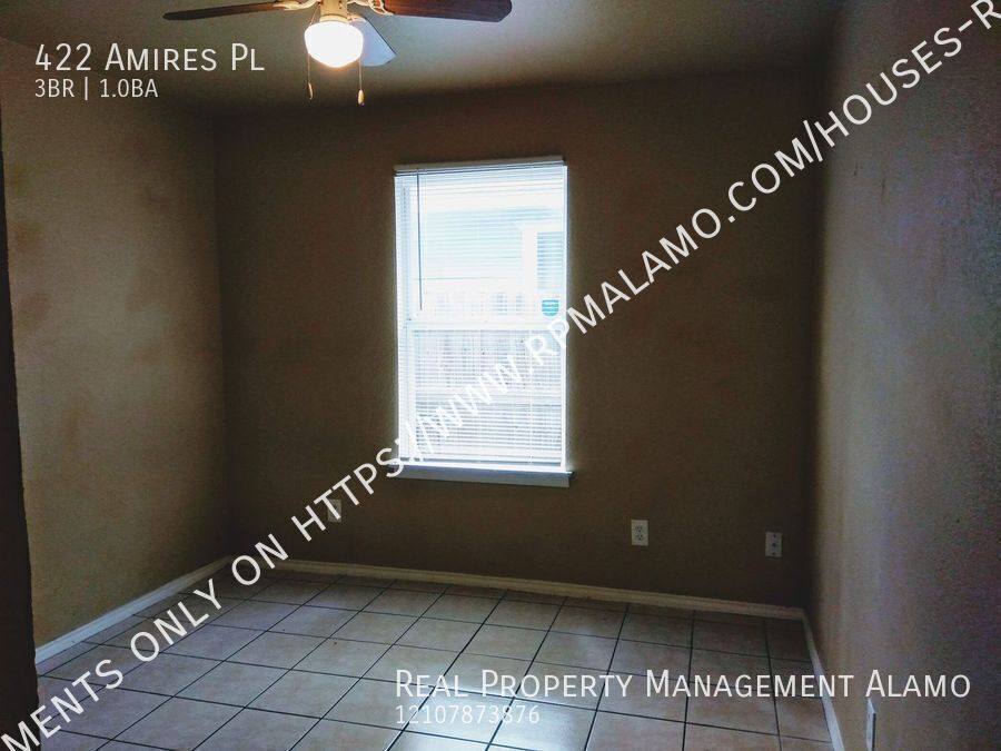 House for rent at 422 Amires Place, San Antonio, TX 78237