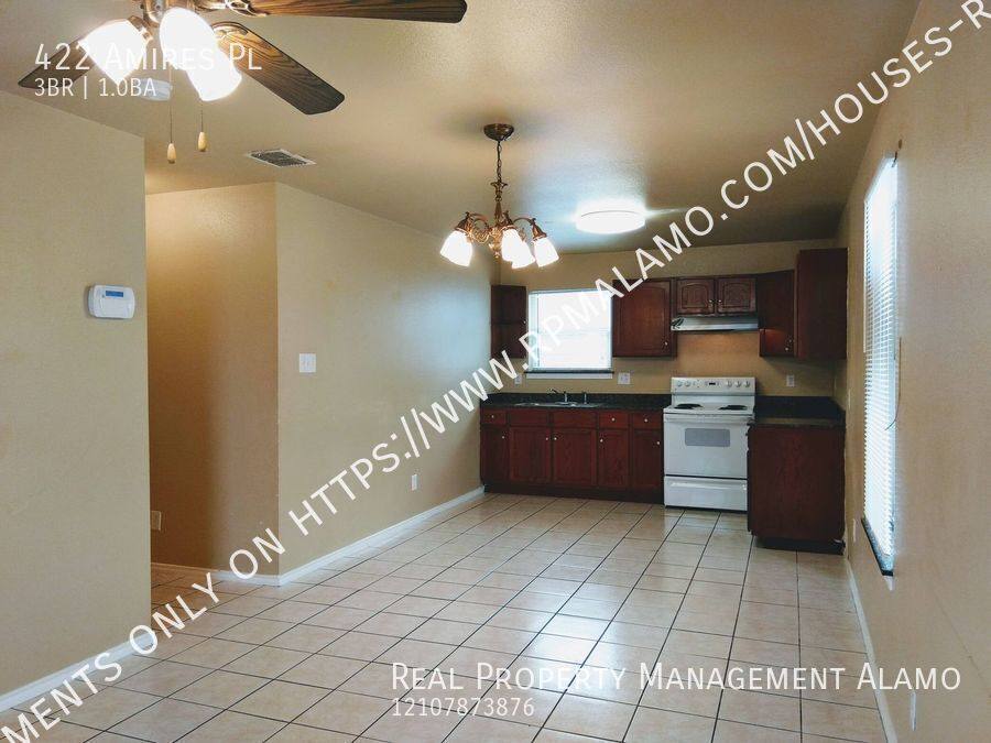 House for rent at 422 Amires Place, San Antonio, TX 78237