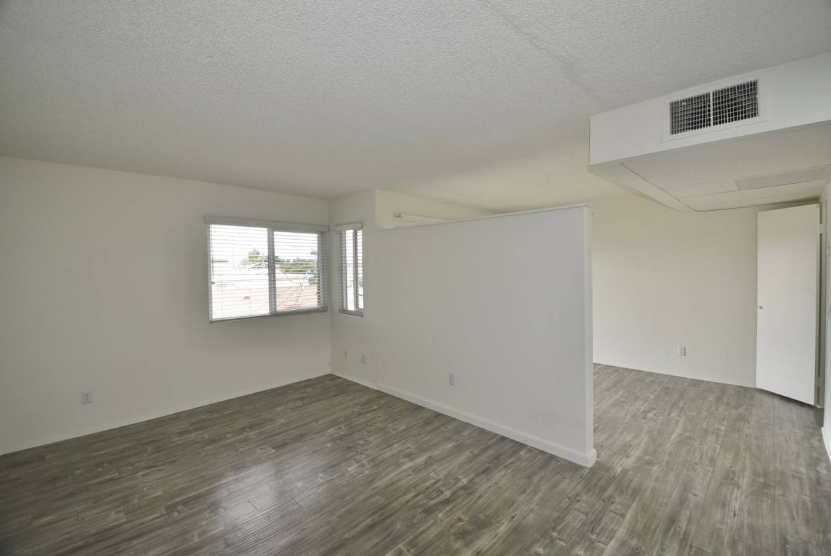 Apartment for rent at 13800 Sherman Way, Van Nuys, CA 91405
