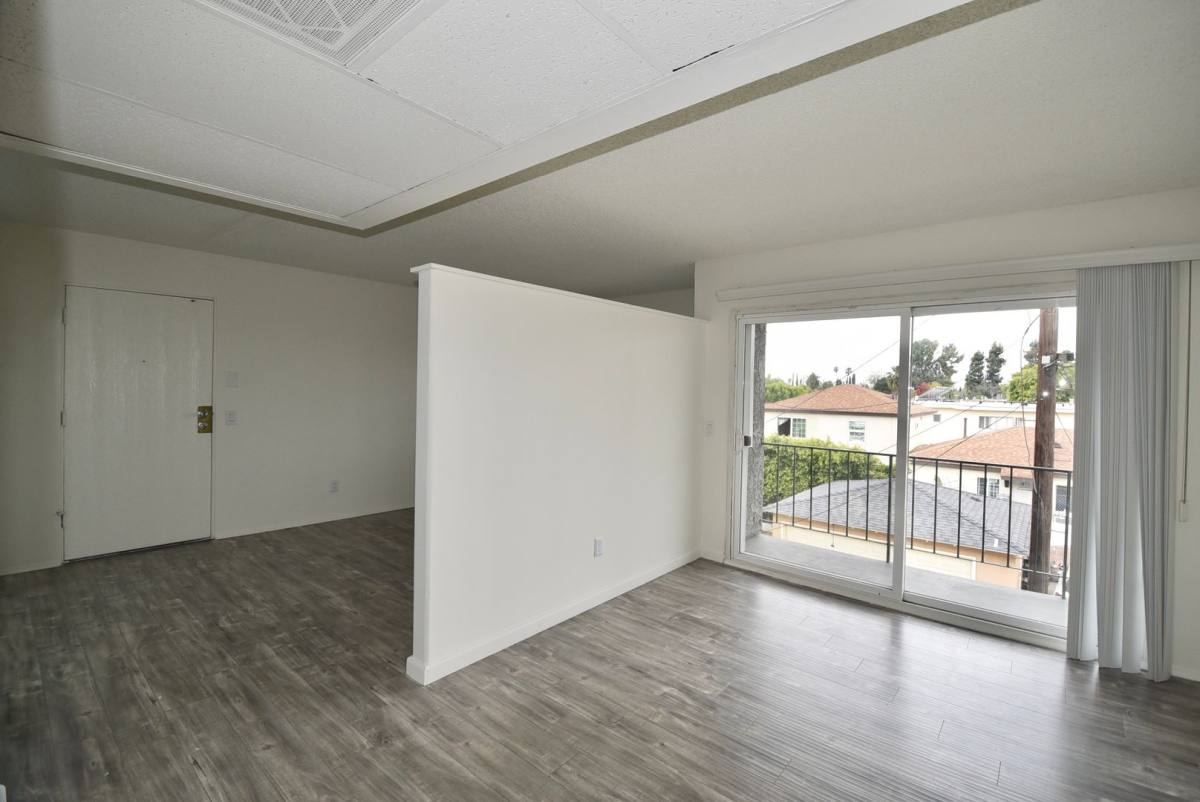 Apartment for rent at 13800 Sherman Way, Van Nuys, CA 91405