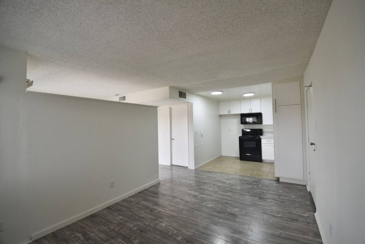 Apartment for rent at 13800 Sherman Way, Van Nuys, CA 91405