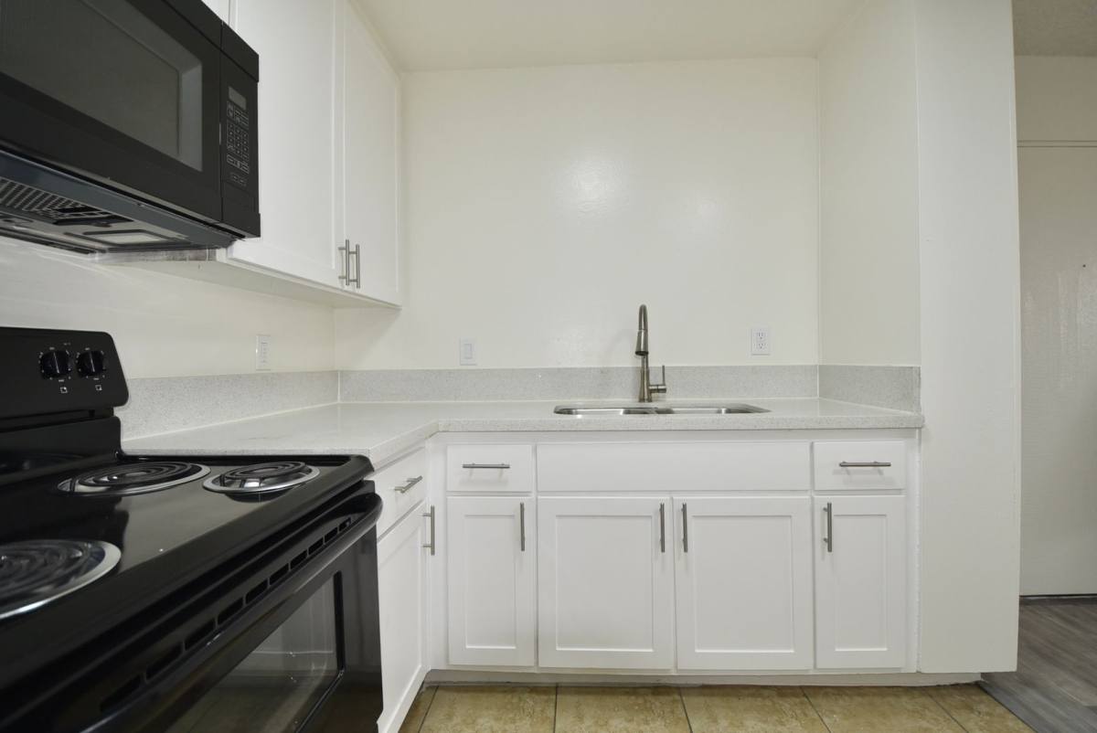 Apartment for rent at 13800 Sherman Way, Van Nuys, CA 91405