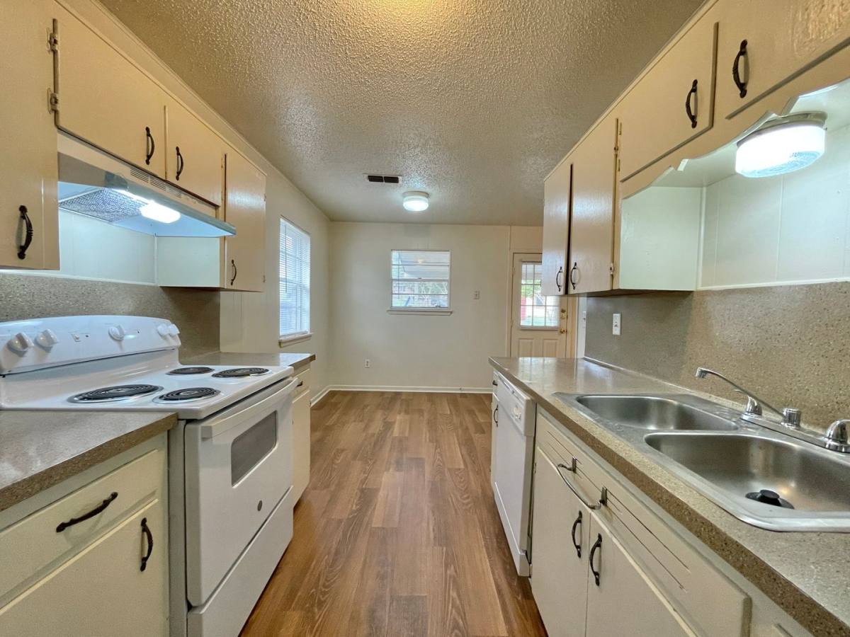 House for rent at 1404 Cross St, Copperas Cove, TX 76522