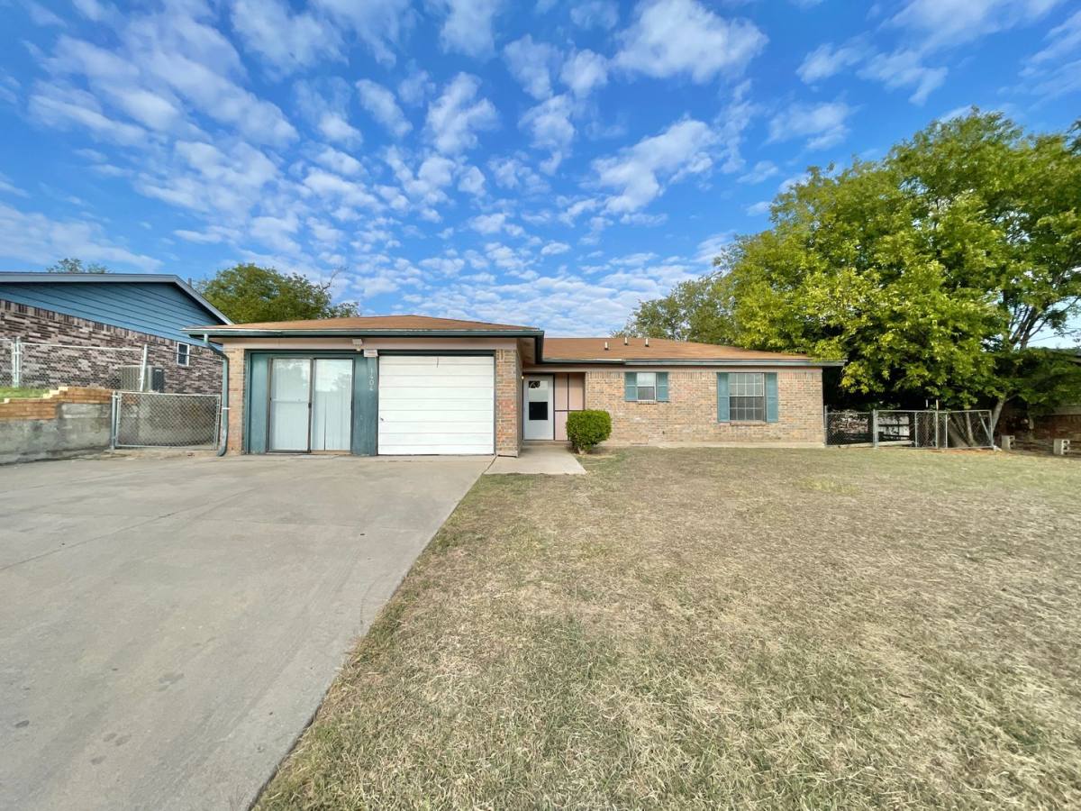 House for rent at 1404 Cross St, Copperas Cove, TX 76522