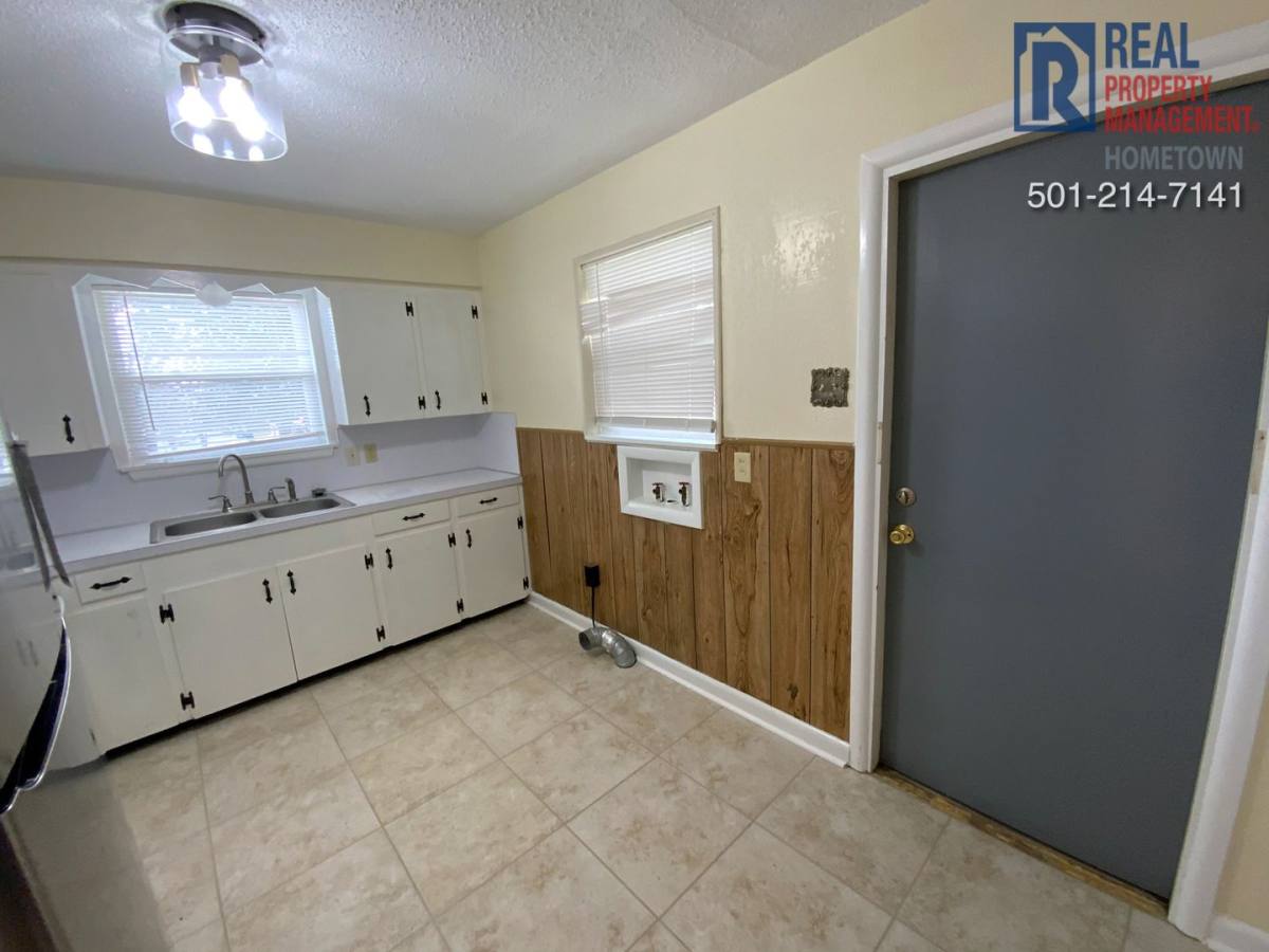 House for rent at 711 W 54th St, North Little Rock, AR 72118