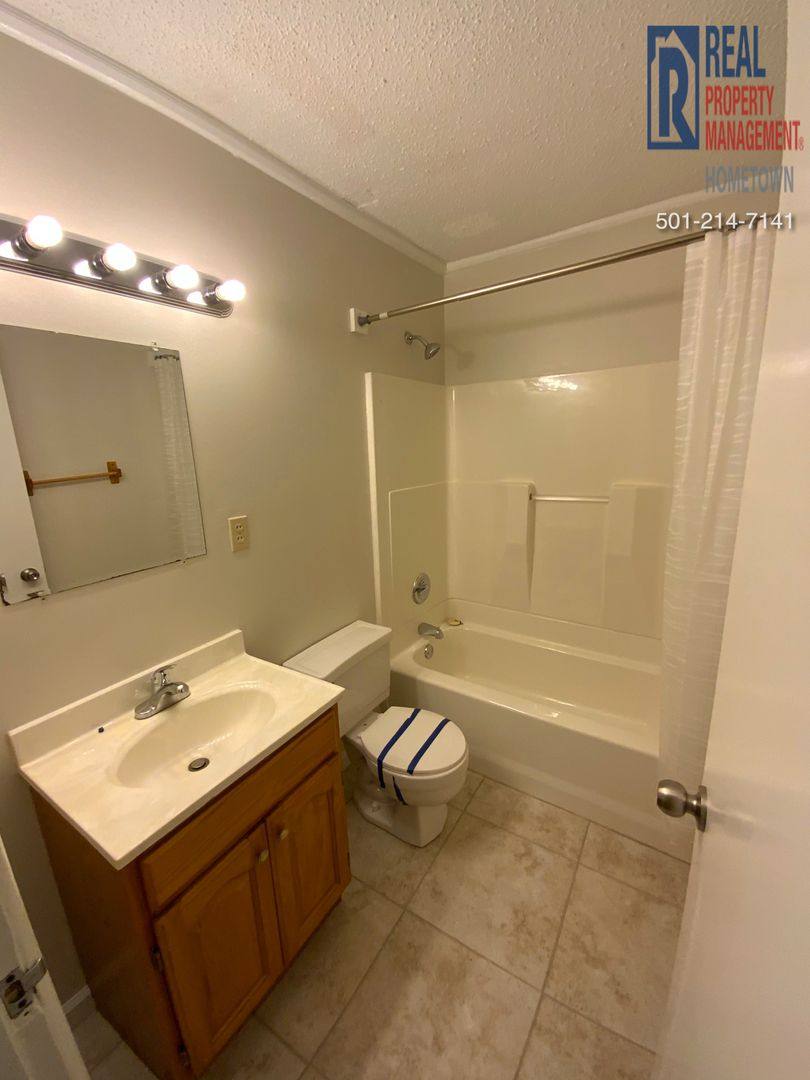 House for rent at 711 W 54th St, North Little Rock, AR 72118