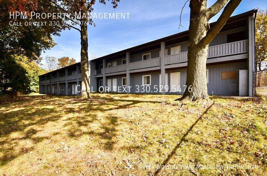 Apartment for rent at 82 1st St SE #11, Barberton, OH 44203