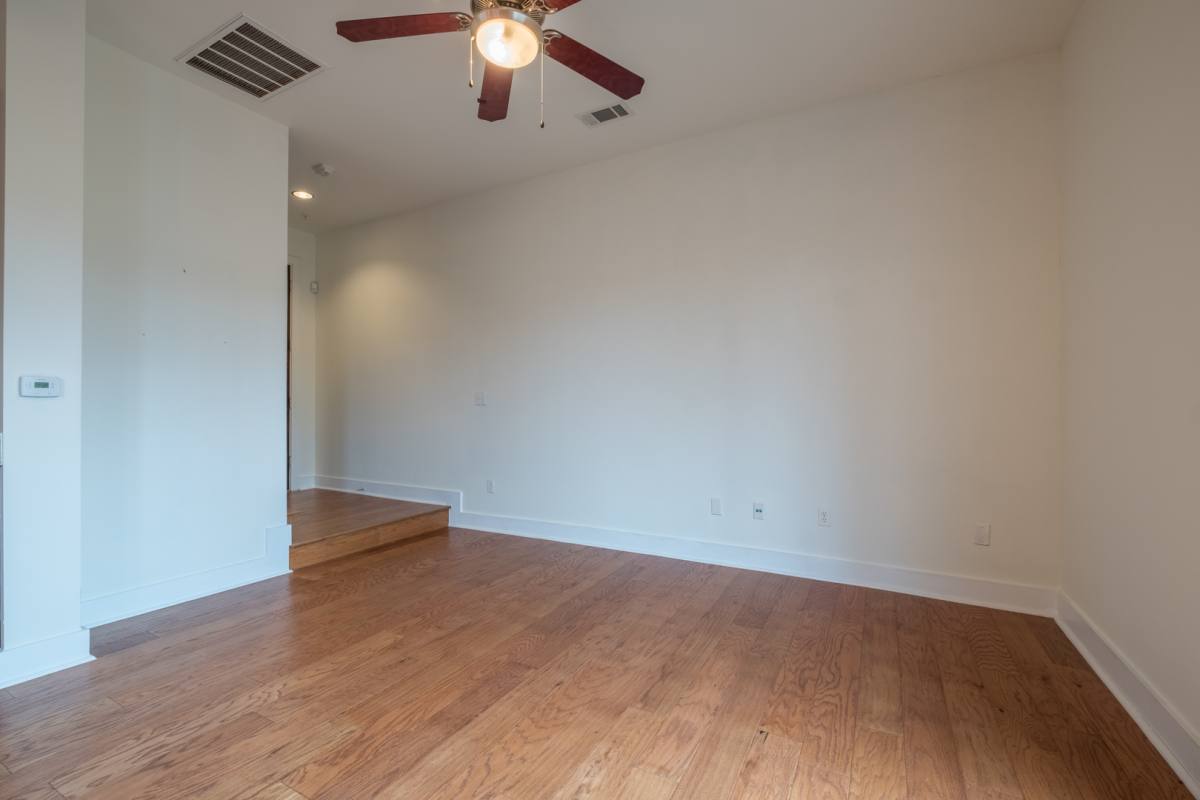 Townhouse for rent at 8110 Ranch Rd, Austin, TX 78730