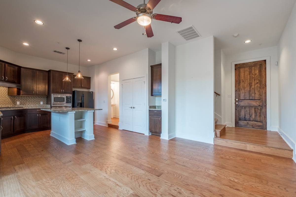 Townhouse for rent at 8110 Ranch Rd, Austin, TX 78730