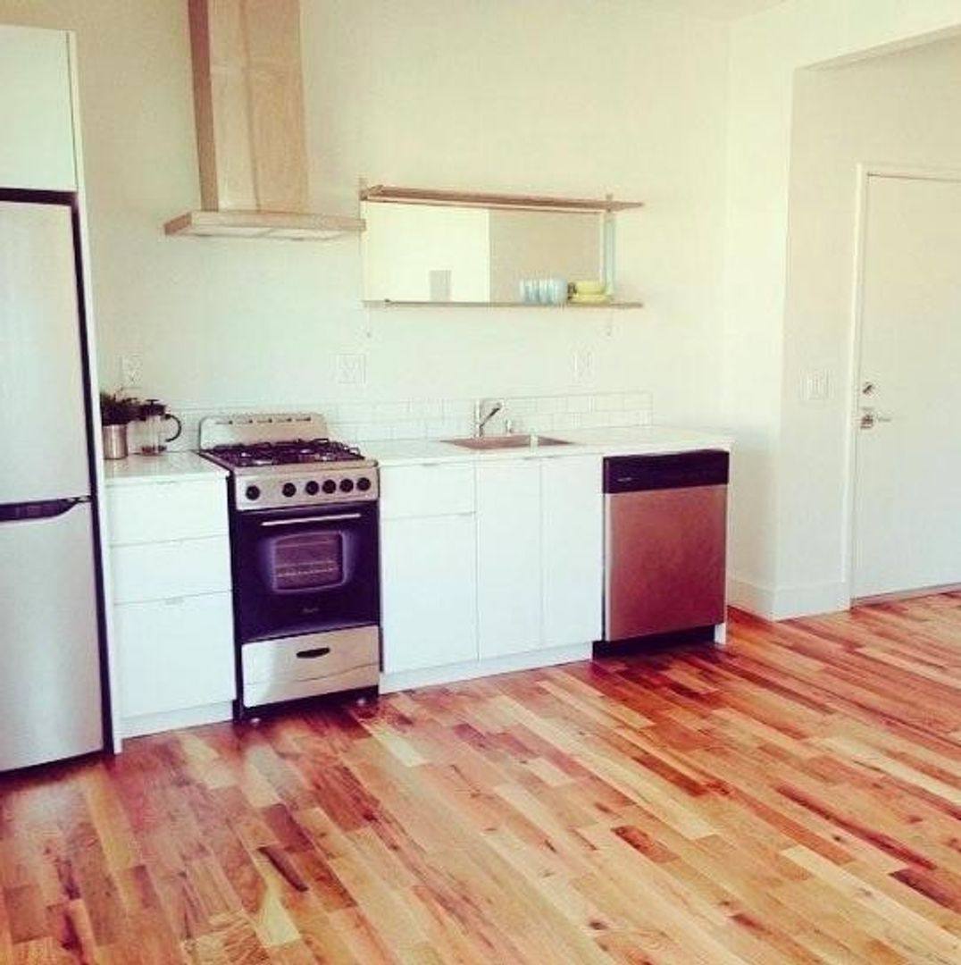 Apartment for rent at 807 N Madison Ave, Los Angeles, CA 90029