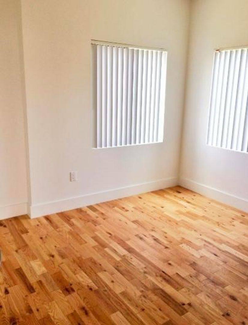 Apartment for rent at 807 N Madison Ave, Los Angeles, CA 90029