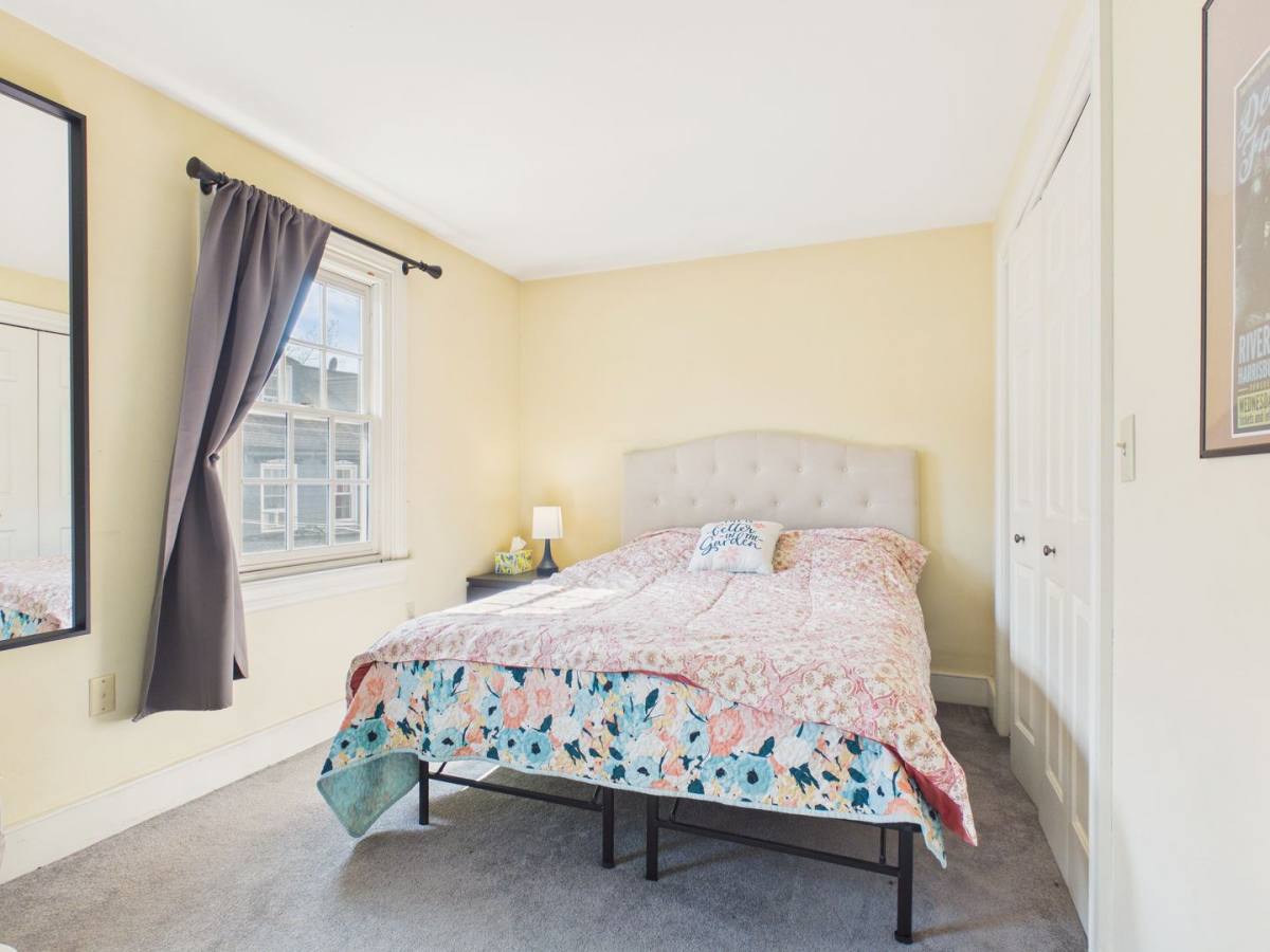 House for rent at 919 Grand St, Harrisburg, PA 17102