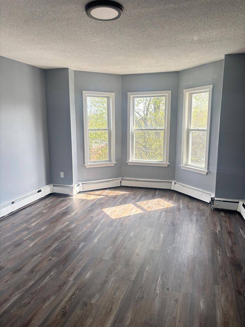 Apartment for rent at 56 Judson St, Hartford, CT 06120