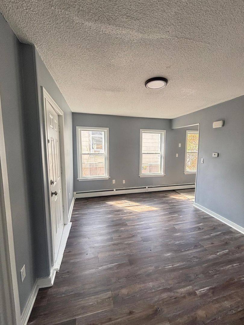 Apartment for rent at 56 Judson St, Hartford, CT 06120