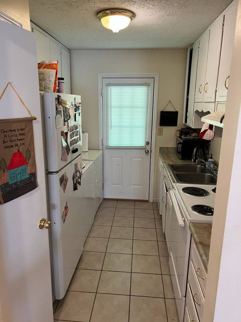 House for rent at 627 Whit Davis Rd, Athens, GA 30605