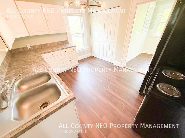 Apartment for rent at 126 E Mapledale Ave #B, Akron, OH 44301