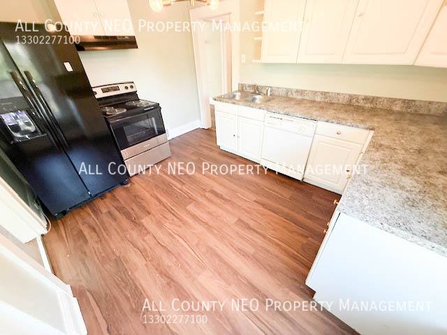 Apartment for rent at 126 E Mapledale Ave #B, Akron, OH 44301