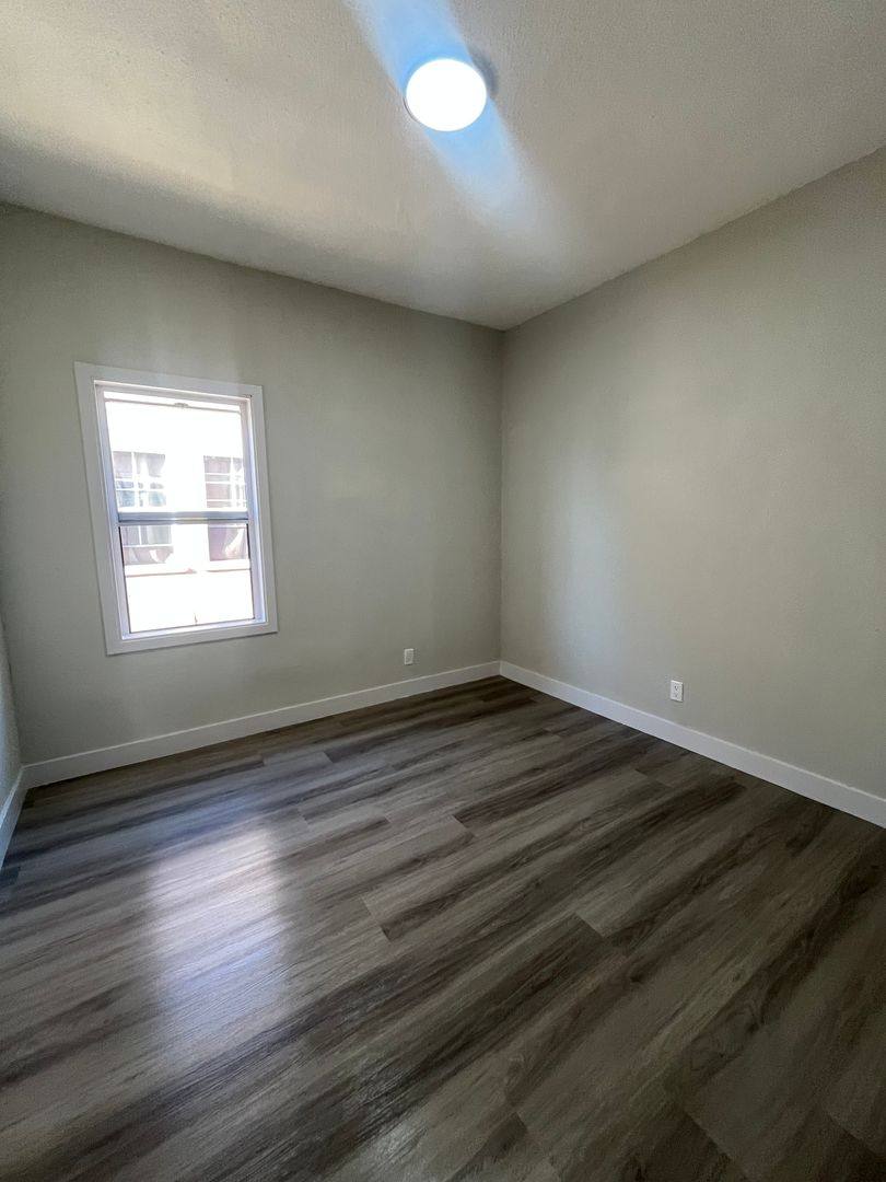 Apartment for rent at 2000 S Harcourt Ave, Los Angeles, CA 90016