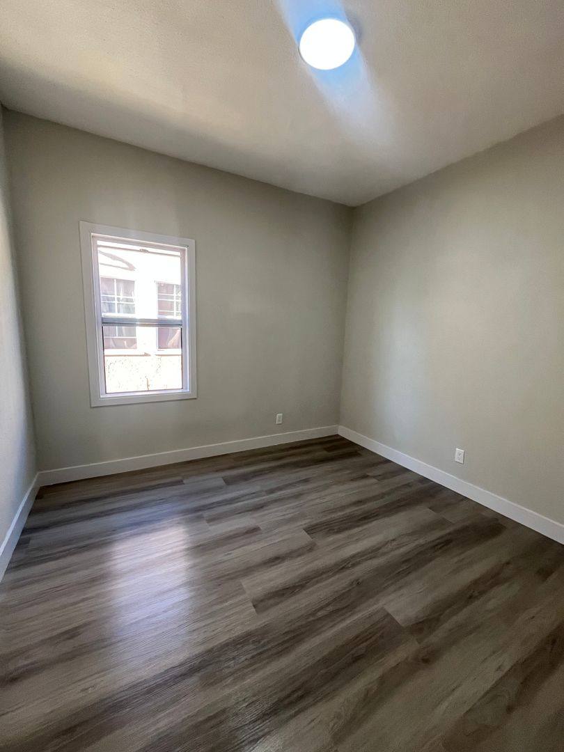 Apartment for rent at 2000 S Harcourt Ave, Los Angeles, CA 90016