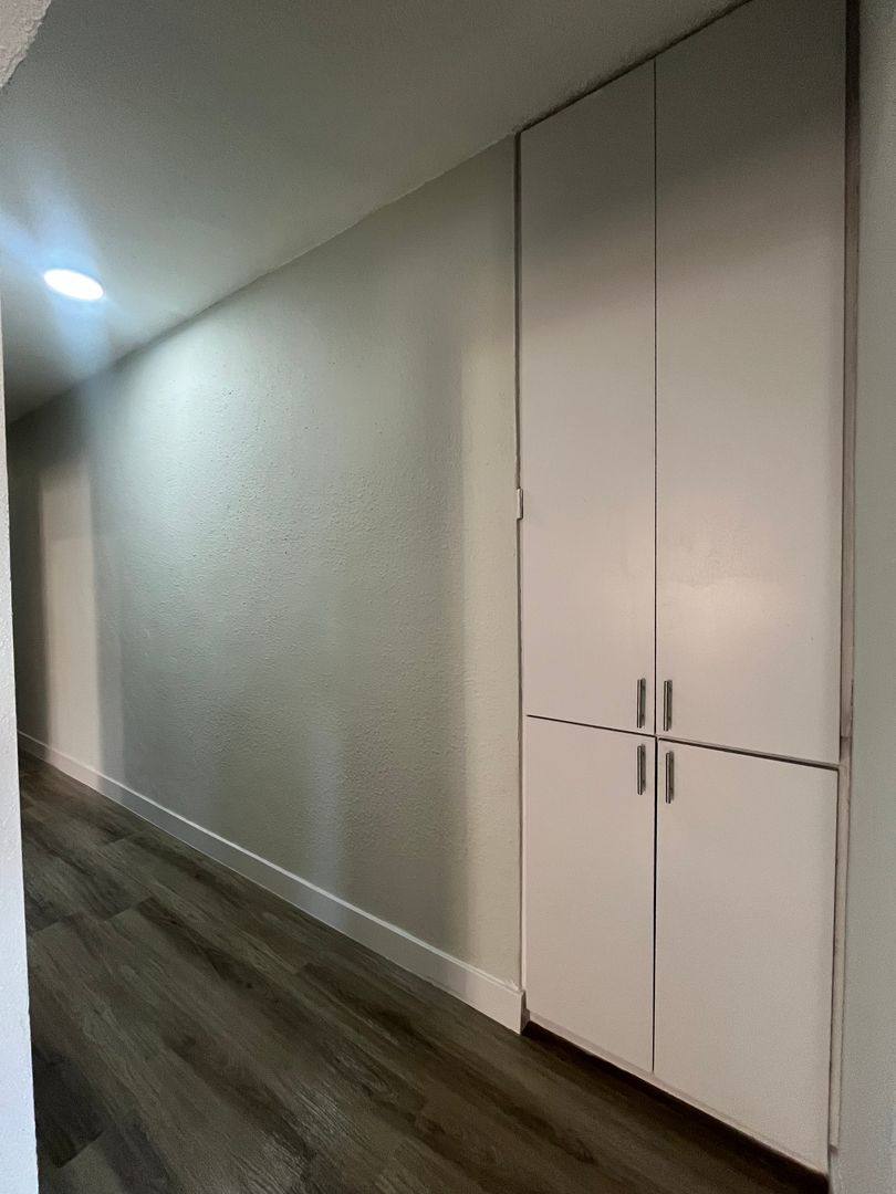 Apartment for rent at 2000 S Harcourt Ave, Los Angeles, CA 90016