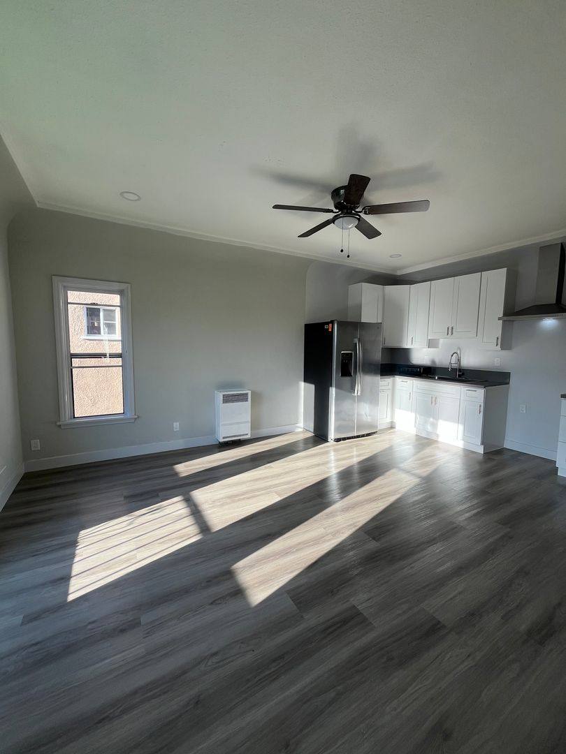Apartment for rent at 2000 S Harcourt Ave, Los Angeles, CA 90016
