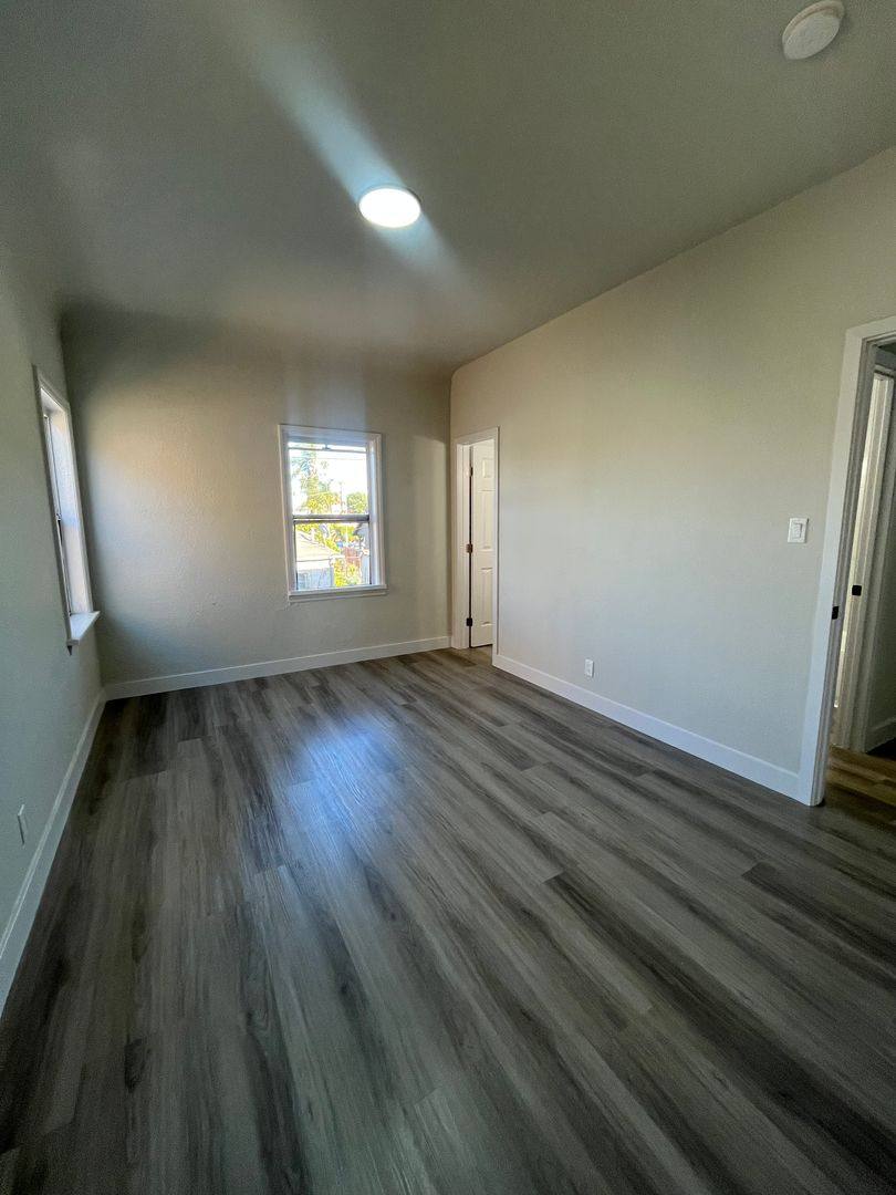 Apartment for rent at 2000 S Harcourt Ave, Los Angeles, CA 90016