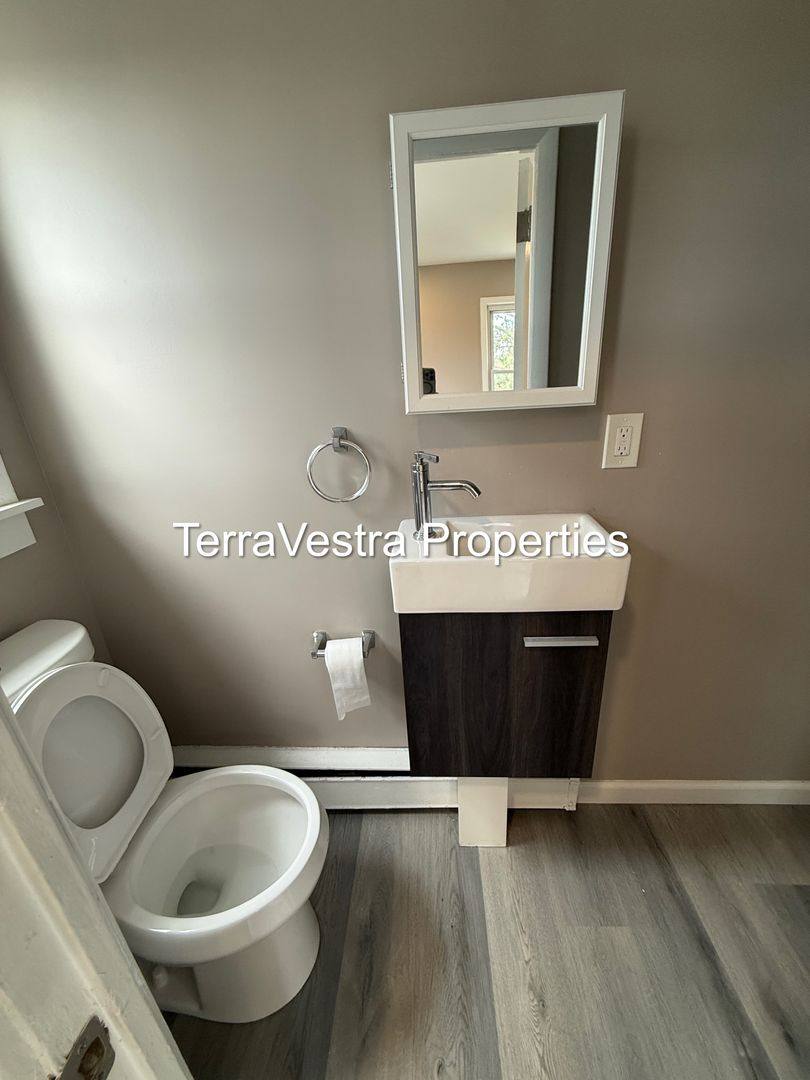 Apartment for rent at 41-43 Oak St, Gibbstown, NJ 08027